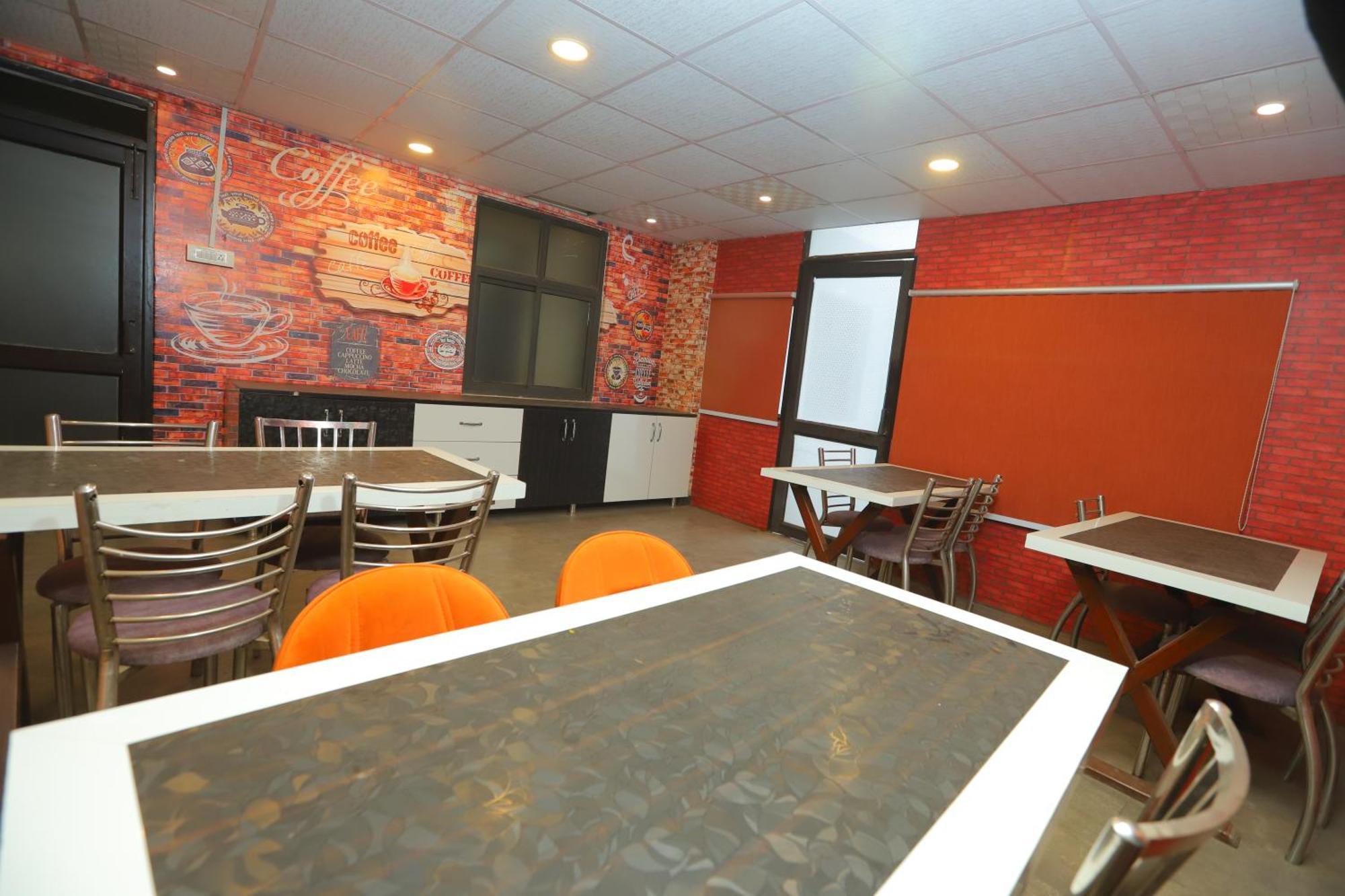 Hotel Almora Inn - Near By Delhi International Airport - With Free Airport Pickup And Drop New Delhi Eksteriør billede