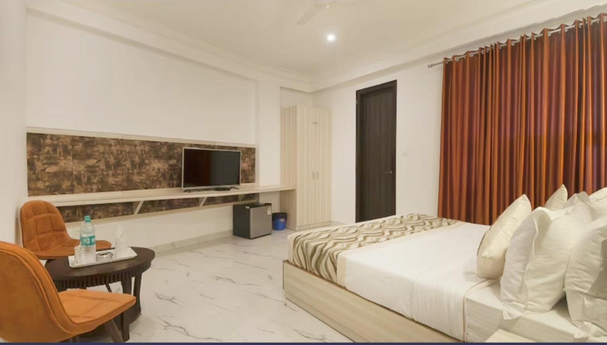 Hotel Almora Inn - Near By Delhi International Airport - With Free Airport Pickup And Drop New Delhi Eksteriør billede