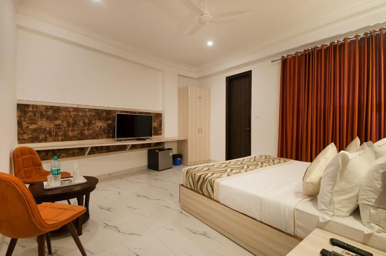 Hotel Almora Inn - Near By Delhi International Airport - With Free Airport Pickup And Drop New Delhi Eksteriør billede