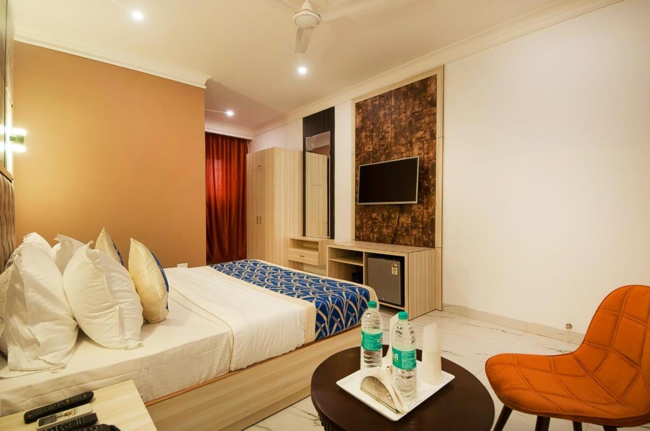 Hotel Almora Inn - Near By Delhi International Airport - With Free Airport Pickup And Drop New Delhi Eksteriør billede