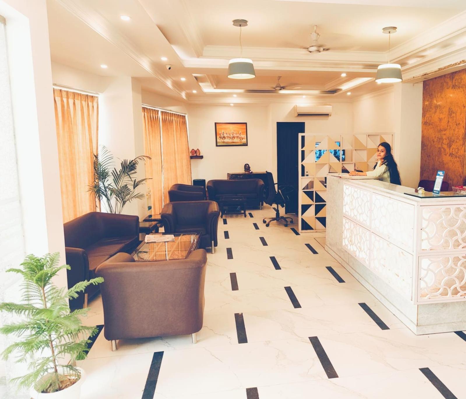 Hotel Almora Inn - Near By Delhi International Airport - With Free Airport Pickup And Drop New Delhi Eksteriør billede