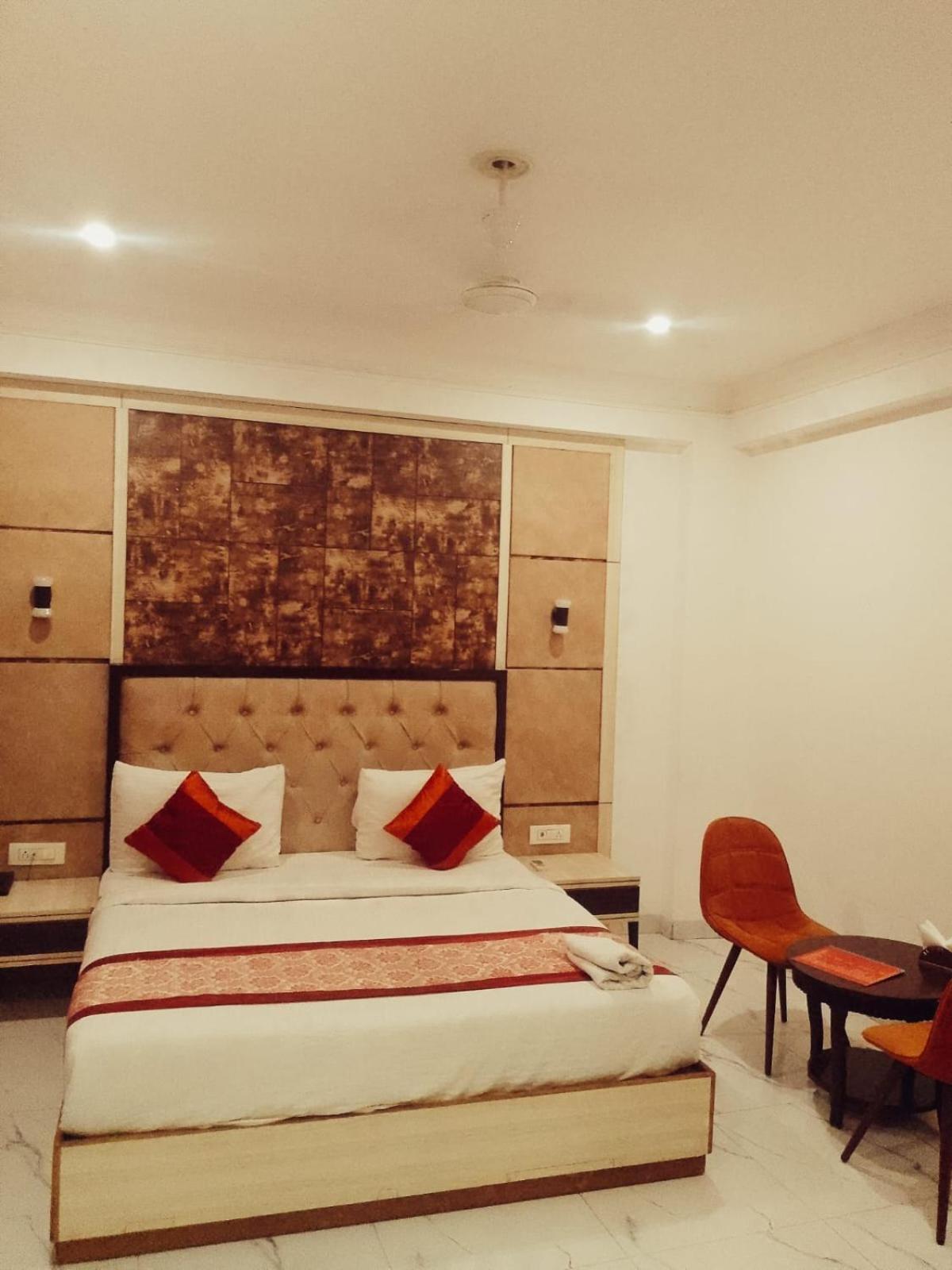 Hotel Almora Inn - Near By Delhi International Airport - With Free Airport Pickup And Drop New Delhi Eksteriør billede
