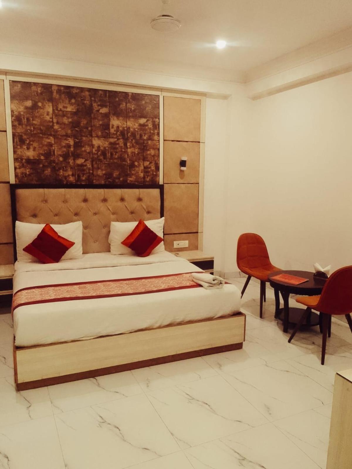 Hotel Almora Inn - Near By Delhi International Airport - With Free Airport Pickup And Drop New Delhi Eksteriør billede